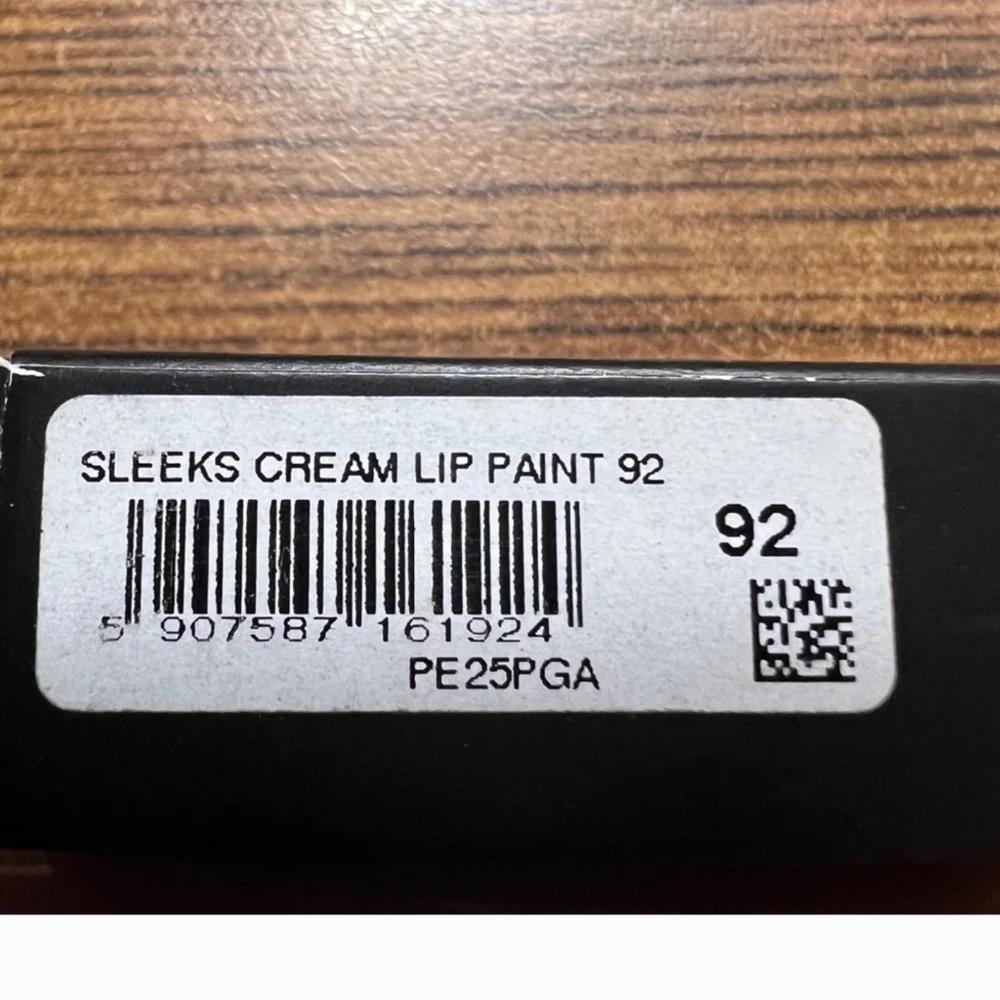 NWT Inglot Sleeks Cream Lip Paint/Rouge#92